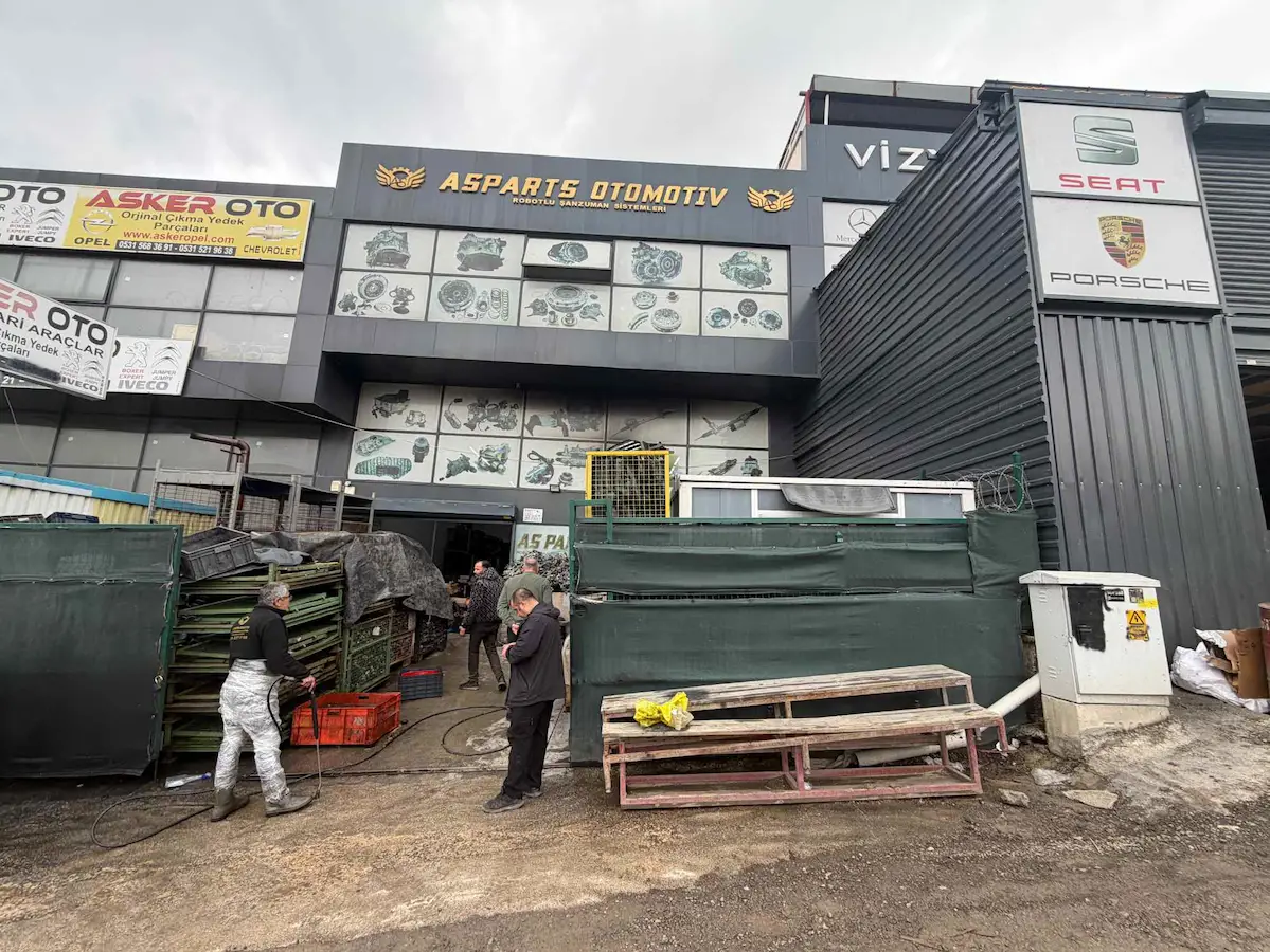 OSTIM YAKINI MACUN’DA KOMPLE SATILIK 3 KATLI DÜKKAN + DEPO KULLANIMLI BINA