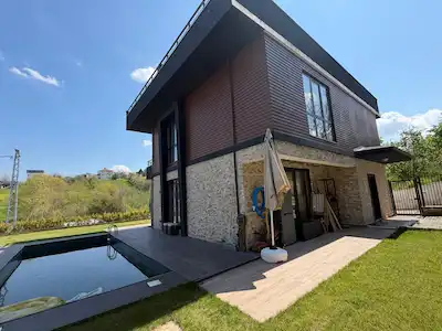 BAŞISKELE BAHÇECIKTE 4,5+1 SATILIK TRIPLEX VILLA