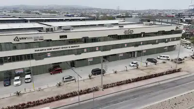 REMAX MAVI'DEN 1.OSB BÖLGESINDE ANA CADDE ÜZERI 2 KATLI DÜKKAN