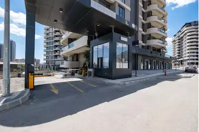 KARTAL BATI YAKASINDA ŞEHIR,GÖL VE DENIZ MANZARALI 2+1 DAIRE