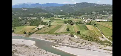 MANAVGAT SAĞRİN'DE IRMAK KENARINDA SATILIK TARLA