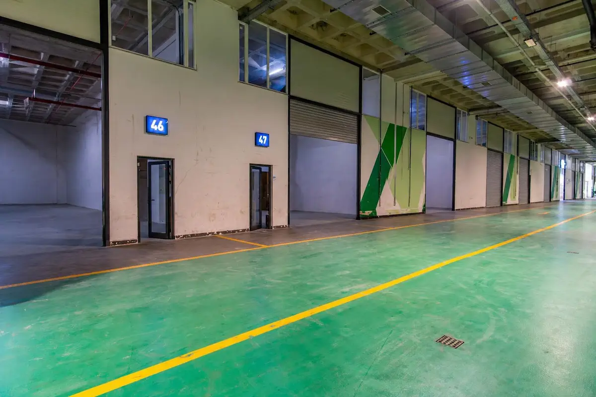 AKTİM 3 TİCARET MERKEZİ'NDE 973M² SATILIK İMALATHANE