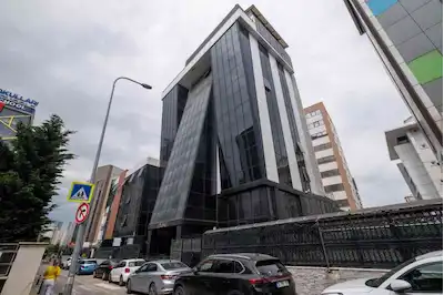 ATAŞEHİR MERKEZ DE METROYA YAKIN 11 KATLI PRESTİJLİ PLAZA
