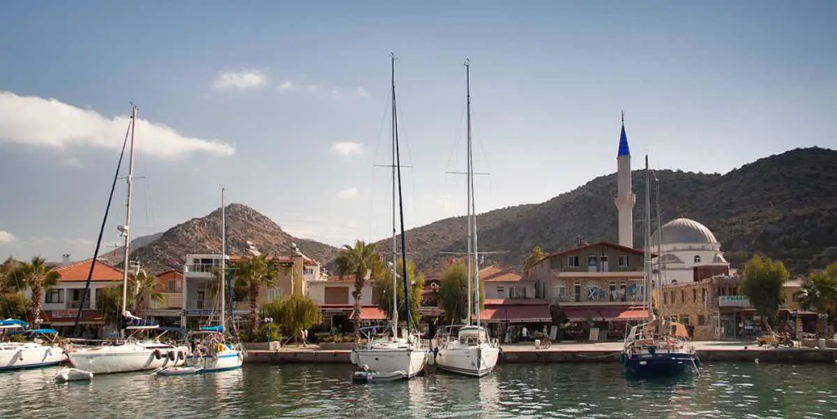 MARMARİS BOZBURUNDA DENİZE SIFIR DEVREN KİRALIK RESTORAN VE OTEL
