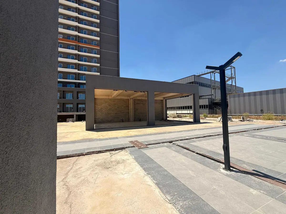 KAZAN SARAY'DA 200 M² BAHÇELİ PRESTİJLI SATILIK MAĞAZA