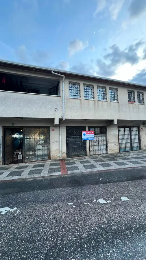 ÜMRANİYE PARSELLER KARADENİZ CADDESİNE 7 METRE CEPHELİ DÜKKAN