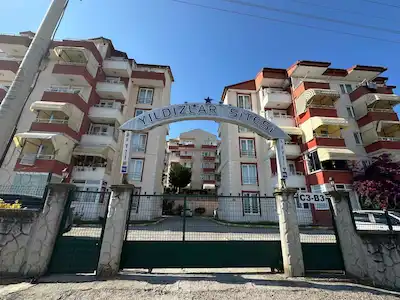 İZMİT GÜNDOĞDU YILDIZLAR SİTESİNDE SATILIK 3+1 BAHÇE DUBLEKS