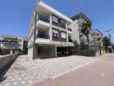 DÖŞEMEALTI BAHÇEYAKA’DA MERKEZI KONUMDA KIRALIK DÜKKAN
