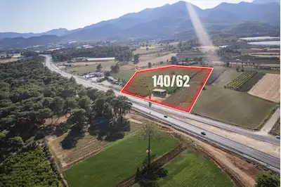MERIÇ AKPINAR'DAN, SEYDIKEMER'DE, KAŞ-FETHİYE KARAYOLUNA 130 METRE CEPHE, 37 DÖNÜM SATILIK ARAZİ