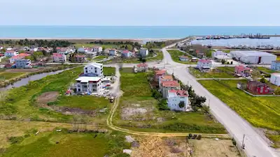 HÜSEYIN BOYLU'DAN DEREKÖY'DE DENIZE YAKIN 489 M² VILLA ARSASI