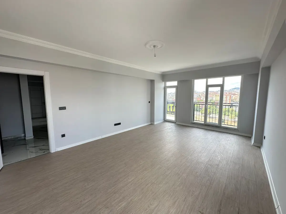 PENDİK’TE GÜVENLİKLİ SİTE İÇERİSİNDE SATILIK SIFIR FIRSAT 3+1 DAİRE