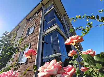 REMAX MAVI RIDVAN GEDIKTEN SAKARYA ARIFIYE CUMHURIYET MAHALLESINDE 2 YAŞINDA SATILIK 2+1 DAIRE