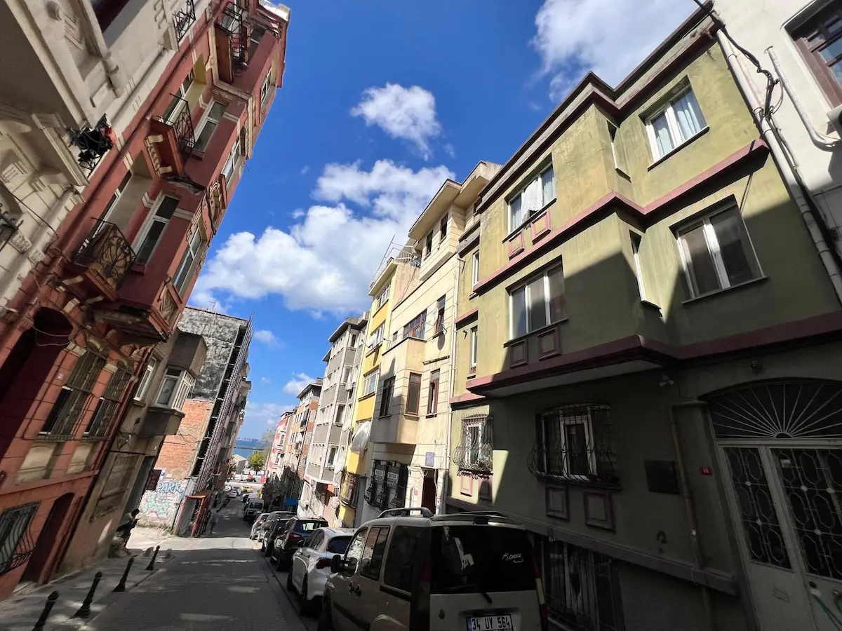 KADIKÖY RIHTIM 3+1 MERKEZİ KONUM KİRALIK DAİRE