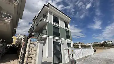 DİDİM MERKEZDE DENİZ MANZARALI SIFIR 2+1 DAİRE