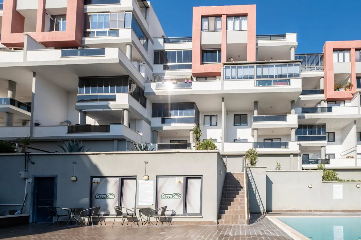 REMAX ADVANTAGE ARZU AKSARAY'DAN TATIL KÖYÜ KONSEPTINDE ARAKAT DAIRE