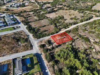 ÇEŞME DALYAN'DA KONUT IMARLI 1016 M2 ARSA