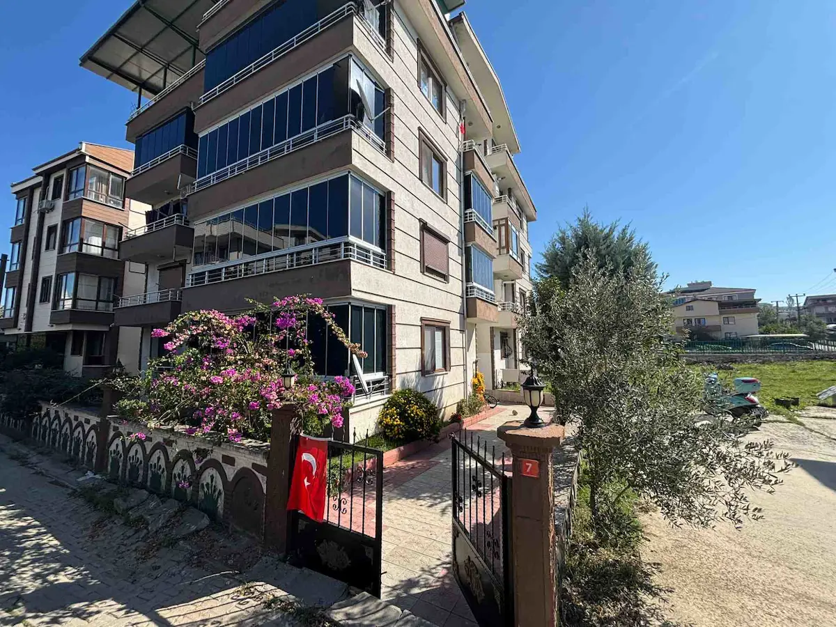 RE/MAX ŞEHİR 'DEN GAZIOSMANPAŞA MAHALLESI'NDE SATILIK 3 + 1