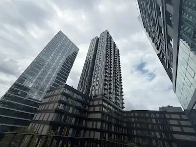 BOMONTİ ROTANA RESİDENCE YENİ BLOKTA KİRALIK KÖŞE 1+1 DAİRE