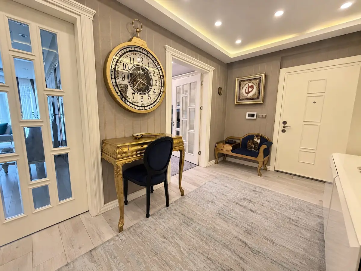 BEYLİKDÜZÜ’NDE SİTE İÇİNDE 3+1 | 190 M² BRÜT | 2 BANYO, BALKON, KAT MÜLKİYETLİ 3