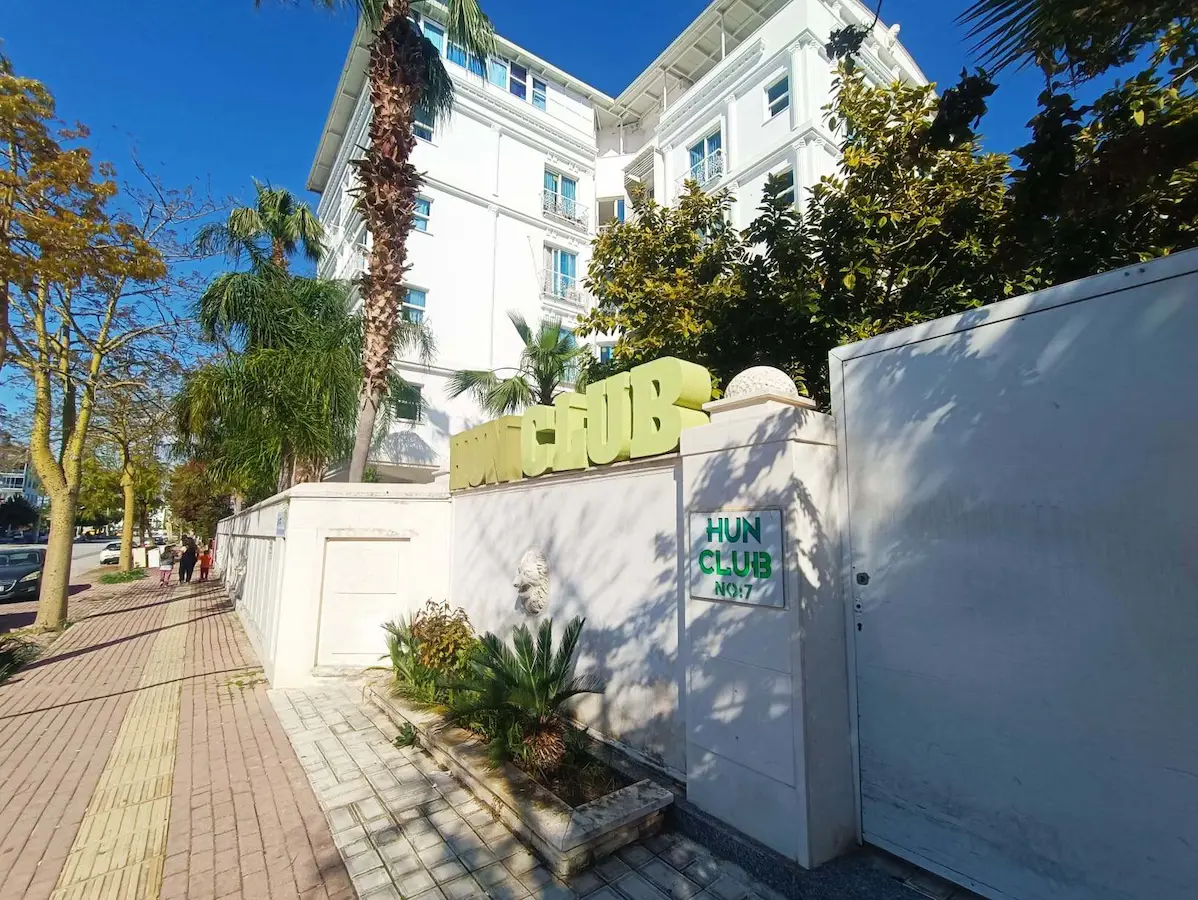 LİMAN 'MAH. HUN CLUB'DA SATILIK 1+1 DAİRE 