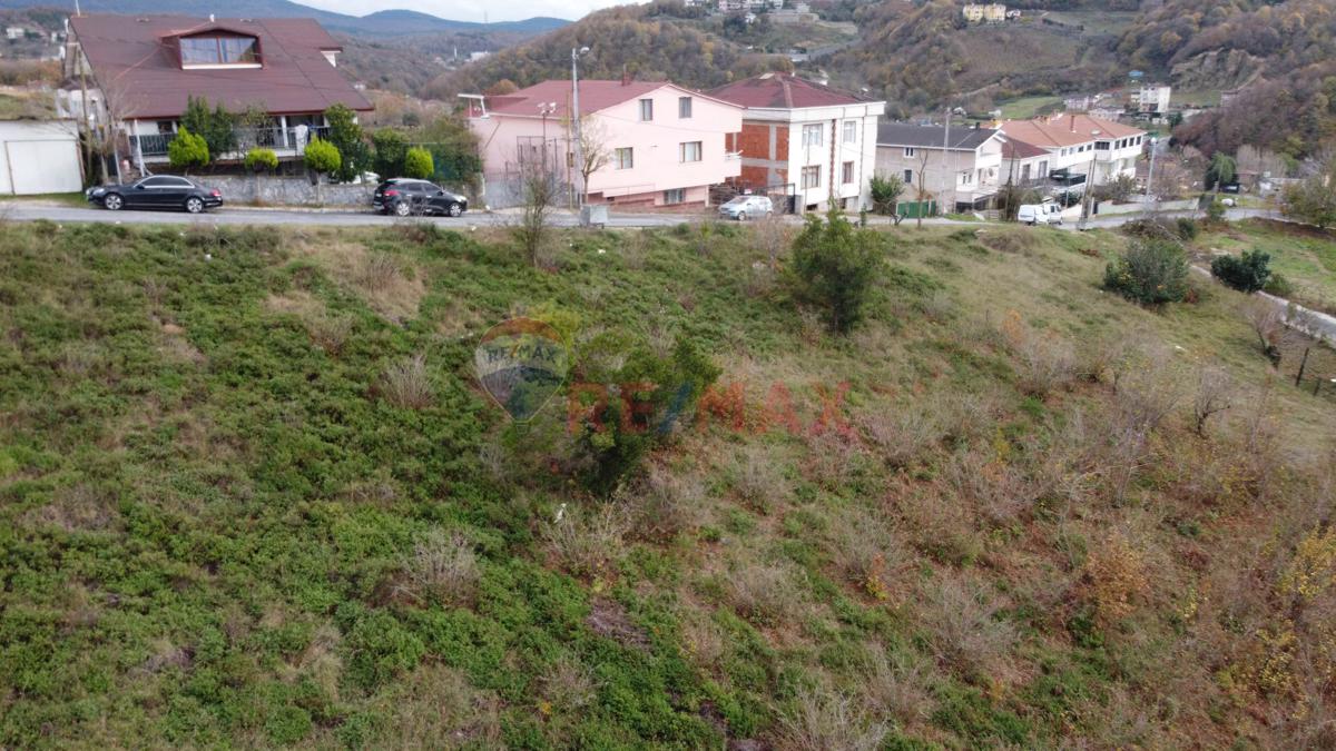 ÇAVUŞBAŞI ÇIFTLIK MAHALLESI'NDE MÜSTAKIL SATILIK 960M² ARSA