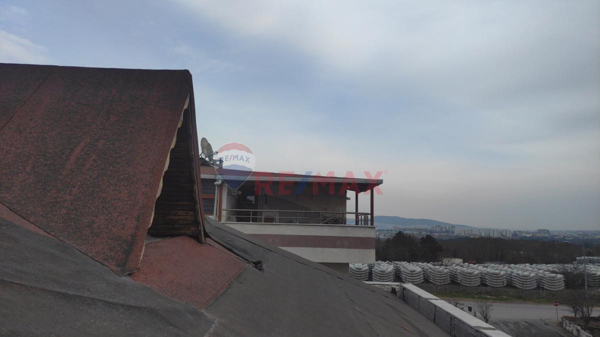 Emek Mahallesi'nde İlhan Varank'a Komşu Büyük ve Geniş Dubleks