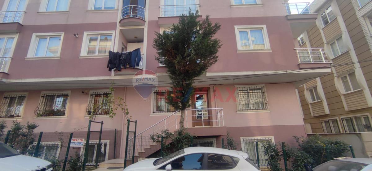 Emek Mahallesi'nde İlhan Varank'a Komşu Büyük ve Geniş Dubleks