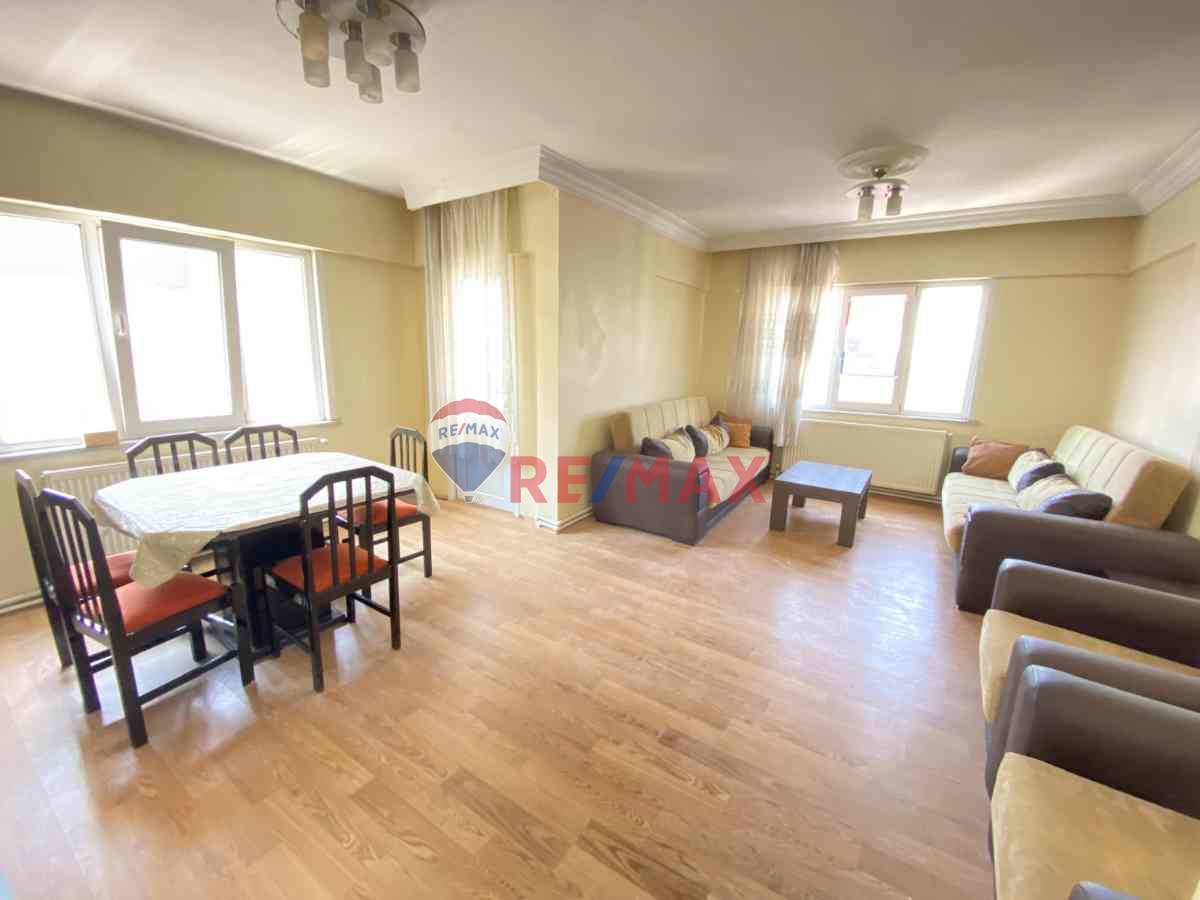 ESENYURT, GÖKEVLER, YAPIKENT SİTESİ SATILIK 3+1 DAİRE