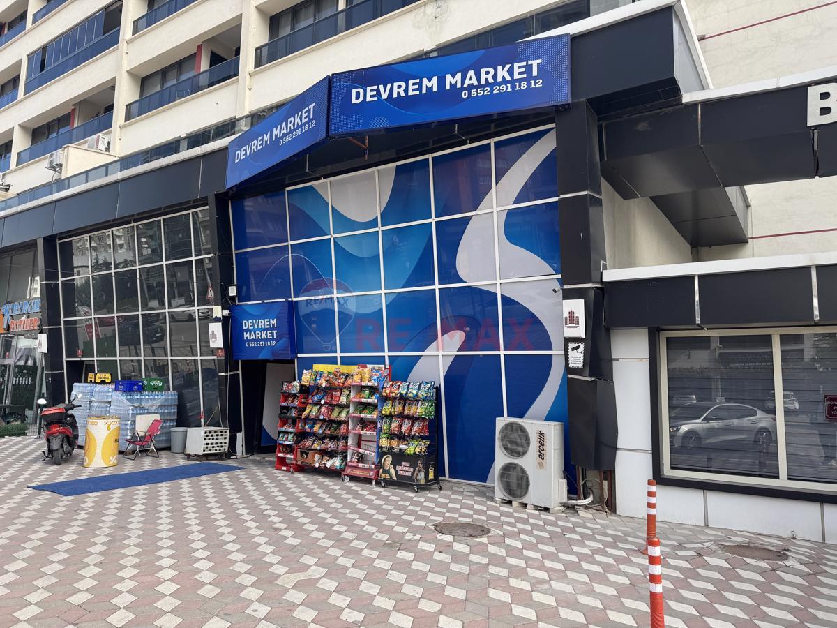 BORDO PLATİNUM'DA SATILIK FULL YAPILI BACALI KÖŞEBAŞI MAĞAZA !