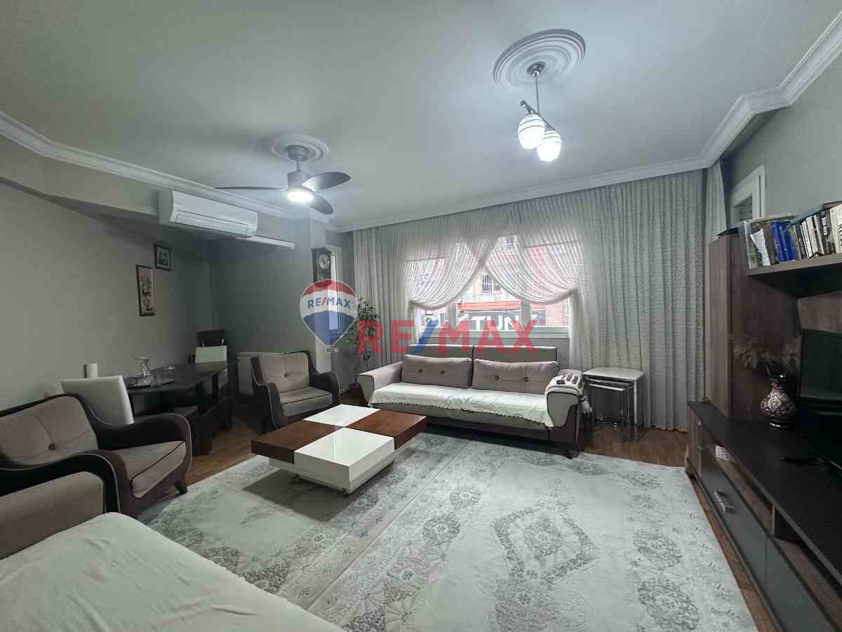 BUCA YAYLACIK MAHALLESI 3+1 CADDE ÜZERI FERAH SATILIK DAIRE