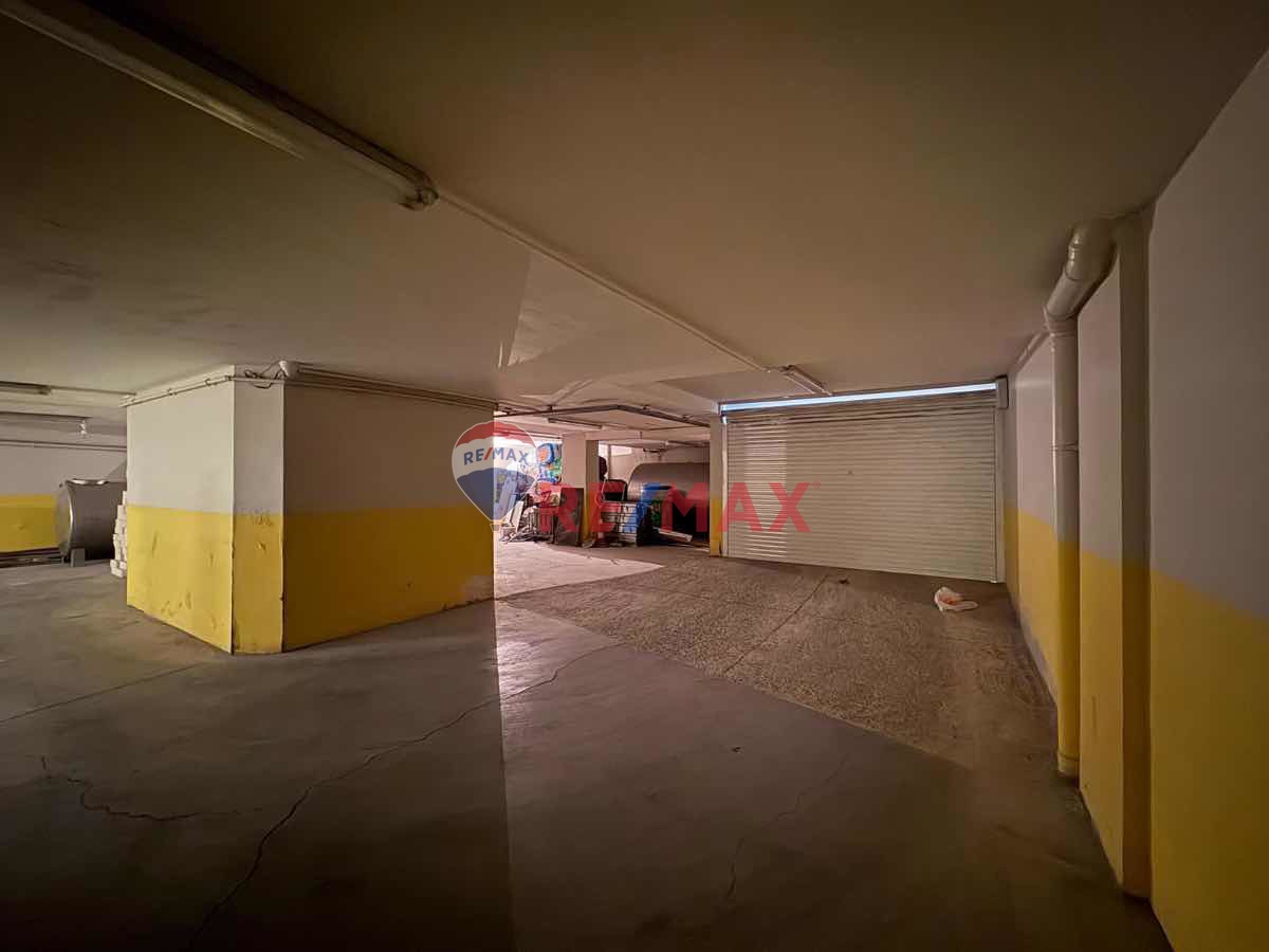 ORTAKÖY'DE BOĞAZ MANZARALI OTOPARKLI KİRALIK ÇATI DUBLEKS