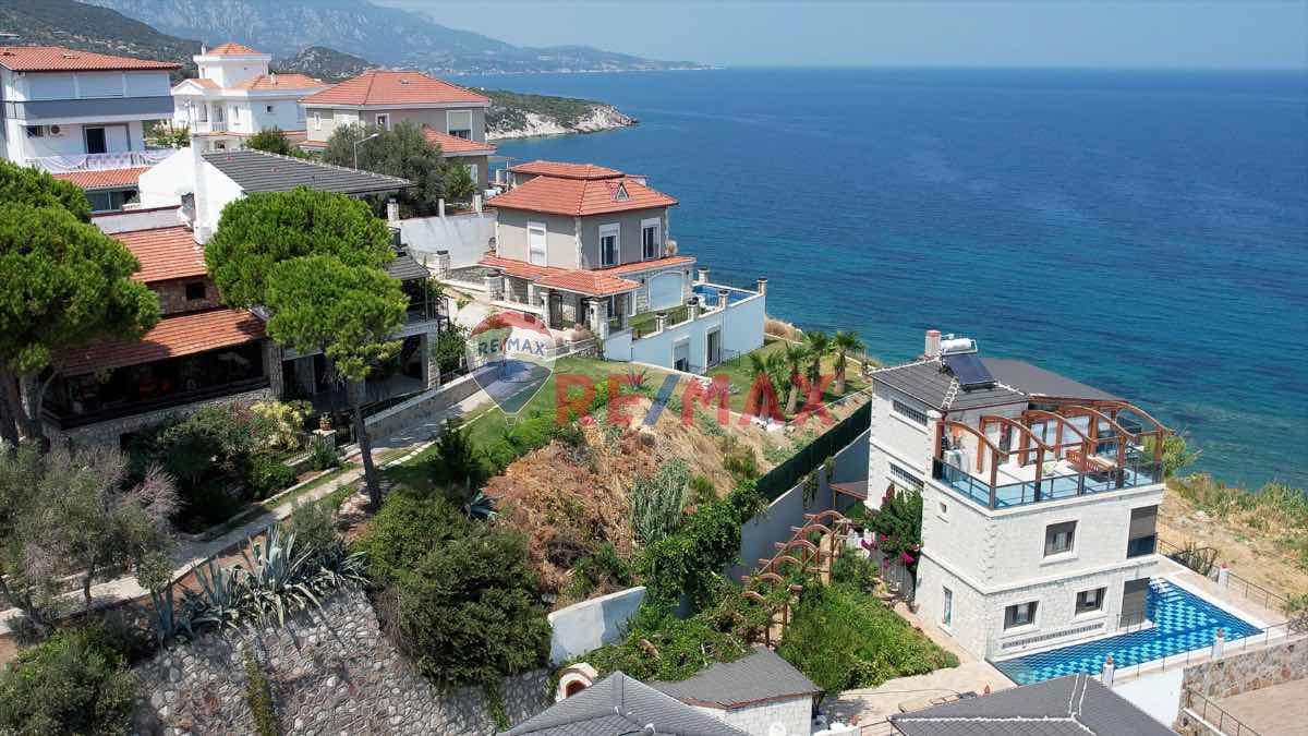 ARDIÇTA DENIZE SIFIR, SONSUZLUK HAVUZLU 8+2 LÜKS VILLA