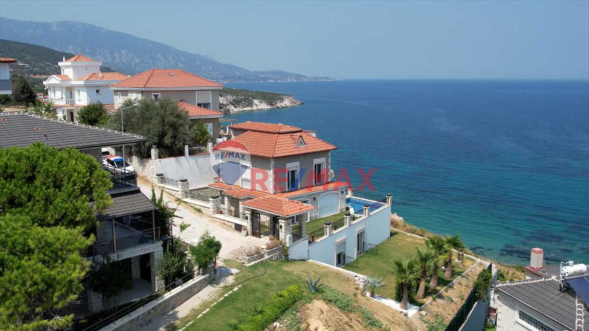 ARDIÇTA DENIZE SIFIR, SONSUZLUK HAVUZLU 8+2 LÜKS VILLA