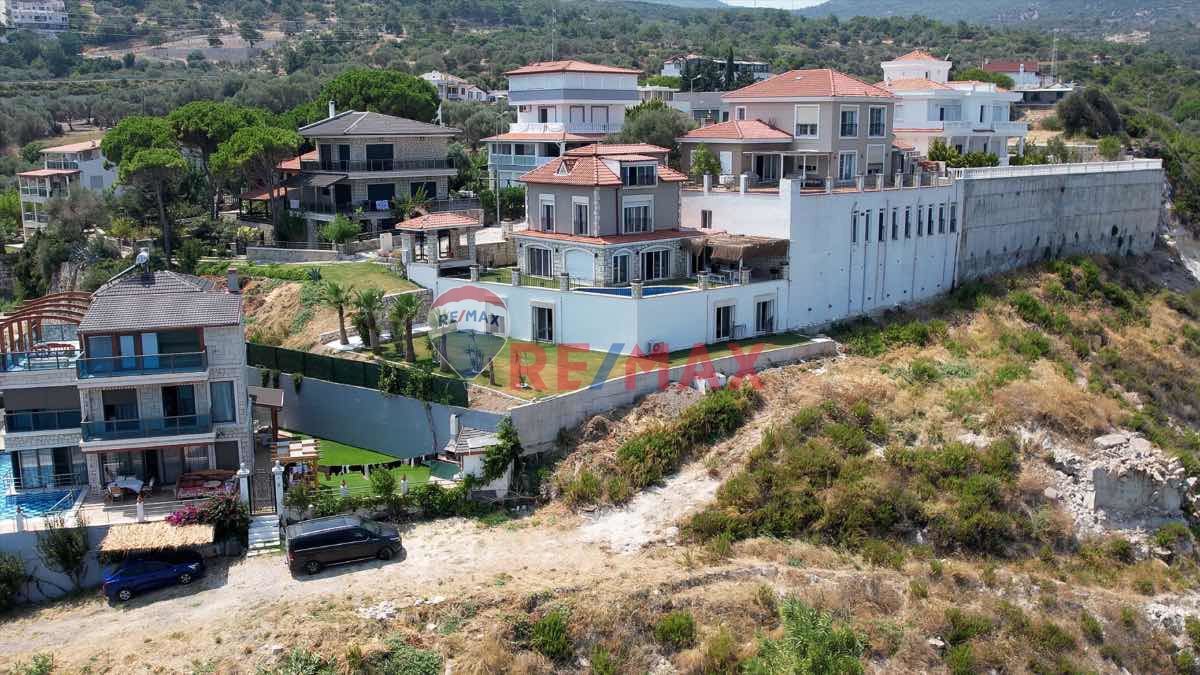 ARDIÇTA DENIZE SIFIR, SONSUZLUK HAVUZLU 8+2 LÜKS VILLA