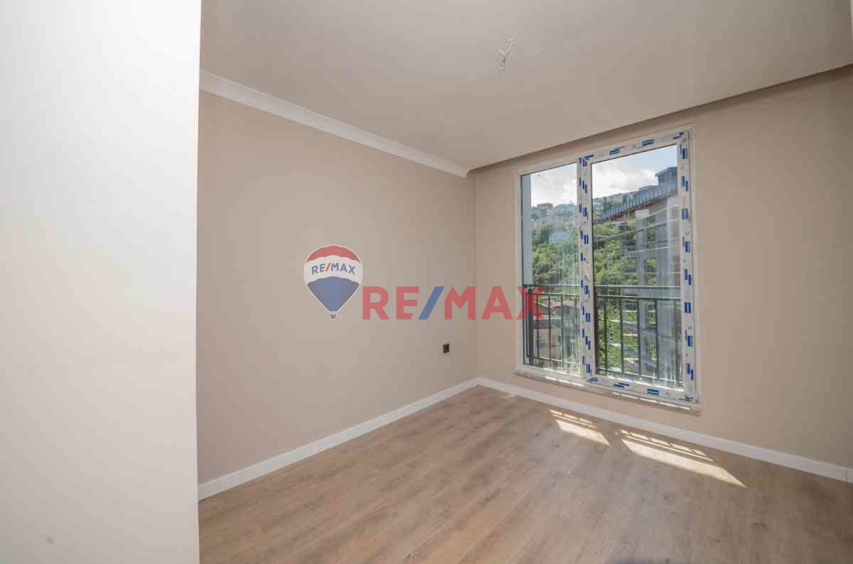 ÇENGELKÖY’DE SİTE İÇİ SIFIR 3+1 KİRALIK DAİRE