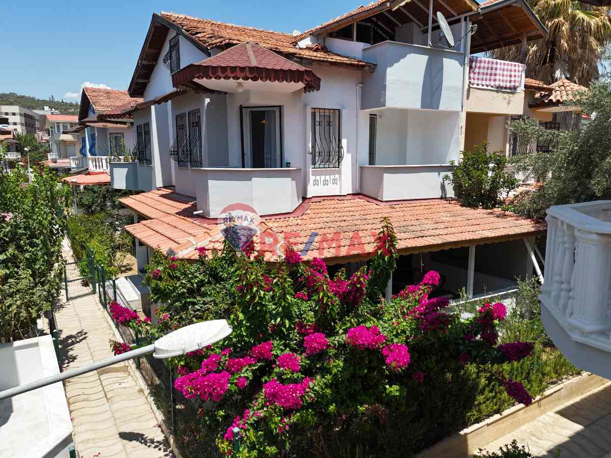 BAYRAKLIDEDE ŞÜKRÜ PAT SITESINDE HAVUZLU 4+1 YAZLIK