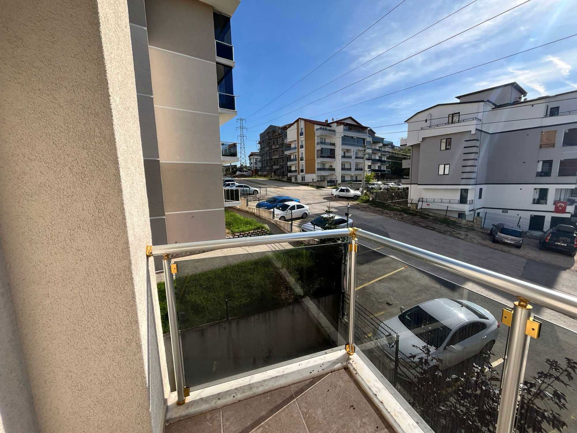 RE/MAX ÇAKRA' DAN HISAREYN MRK. MAH. SITE İÇI SATILIK ARAKAT