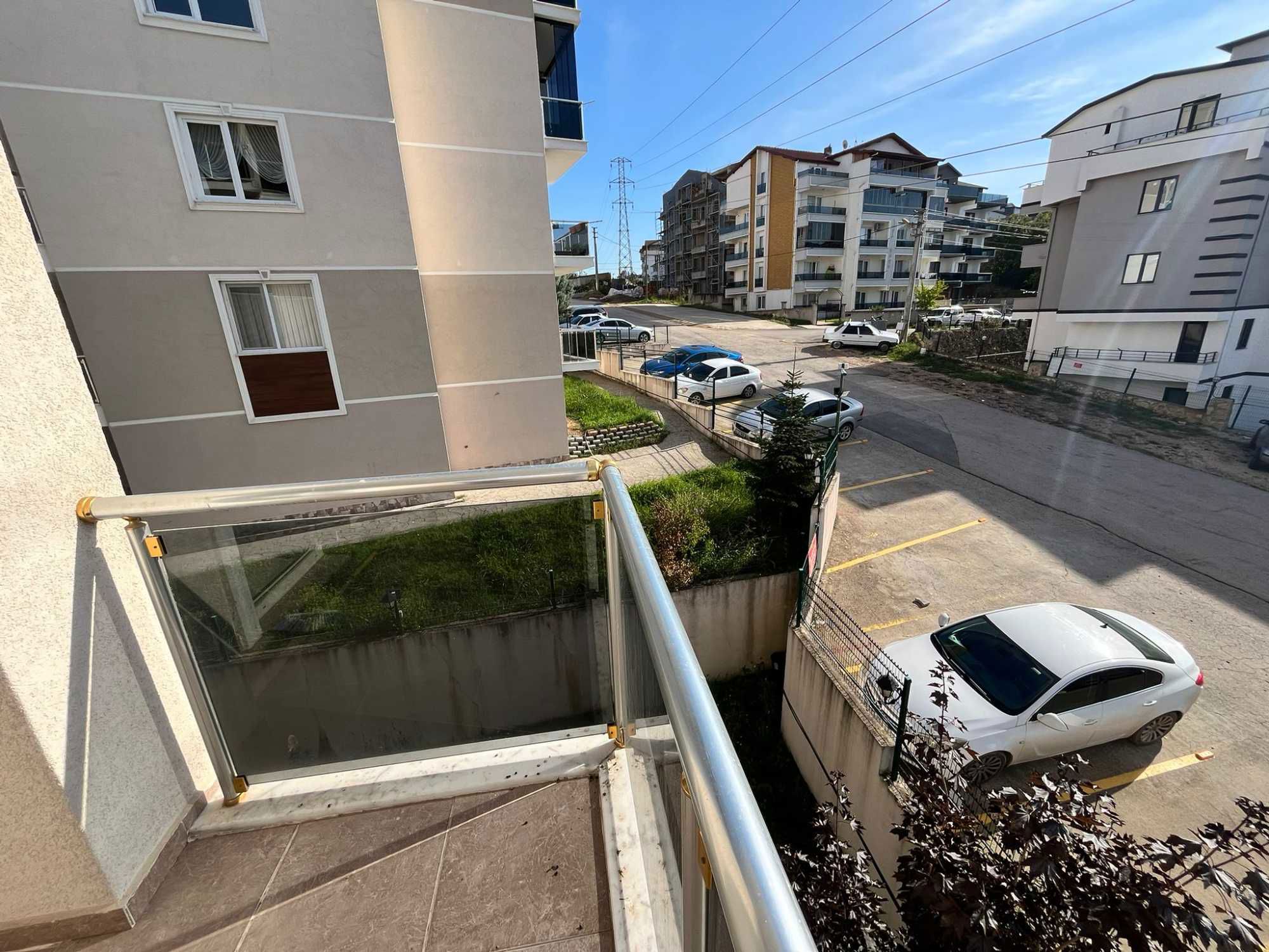 RE/MAX ÇAKRA' DAN HISAREYN MRK. MAH. SITE İÇI SATILIK ARAKAT