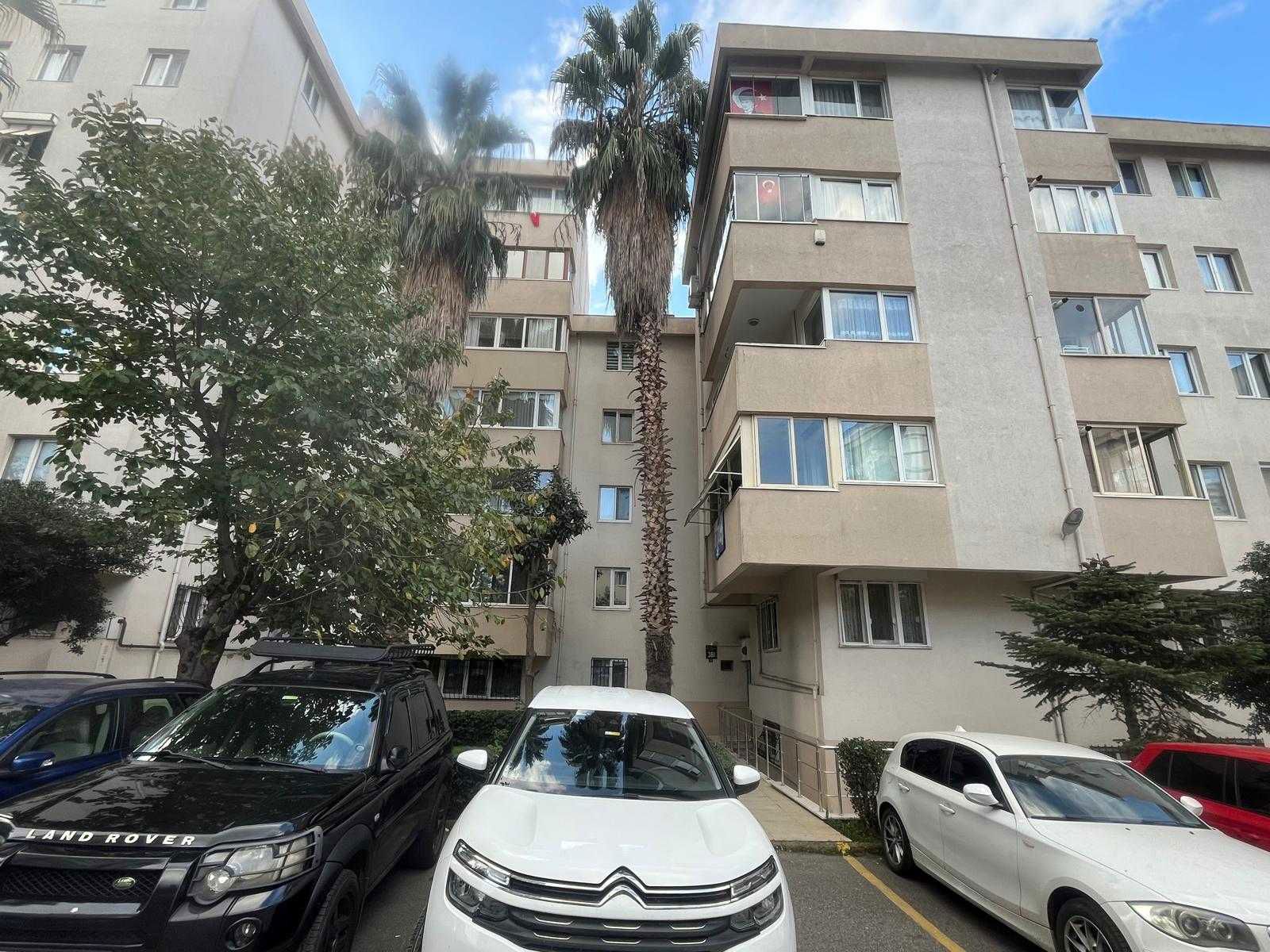 SÜMKO SITESINDE  SITE IÇINE BAKAN ARAKAT 3+1 DAIRE