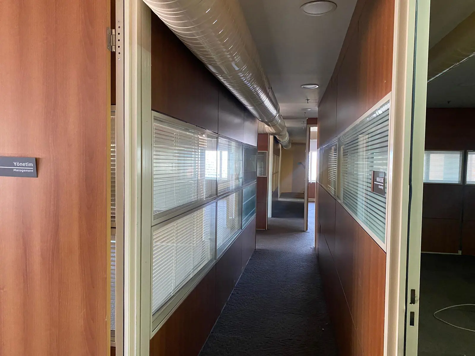 DÜNYA TİCARET MERKEZİ EGS DE NET 257 M2 KİRALIK OFİS