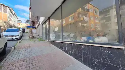 REMAX'TAN MAHMUTBEY'DE KIRALIK 110 M2 DEPOLU DÜKKAN