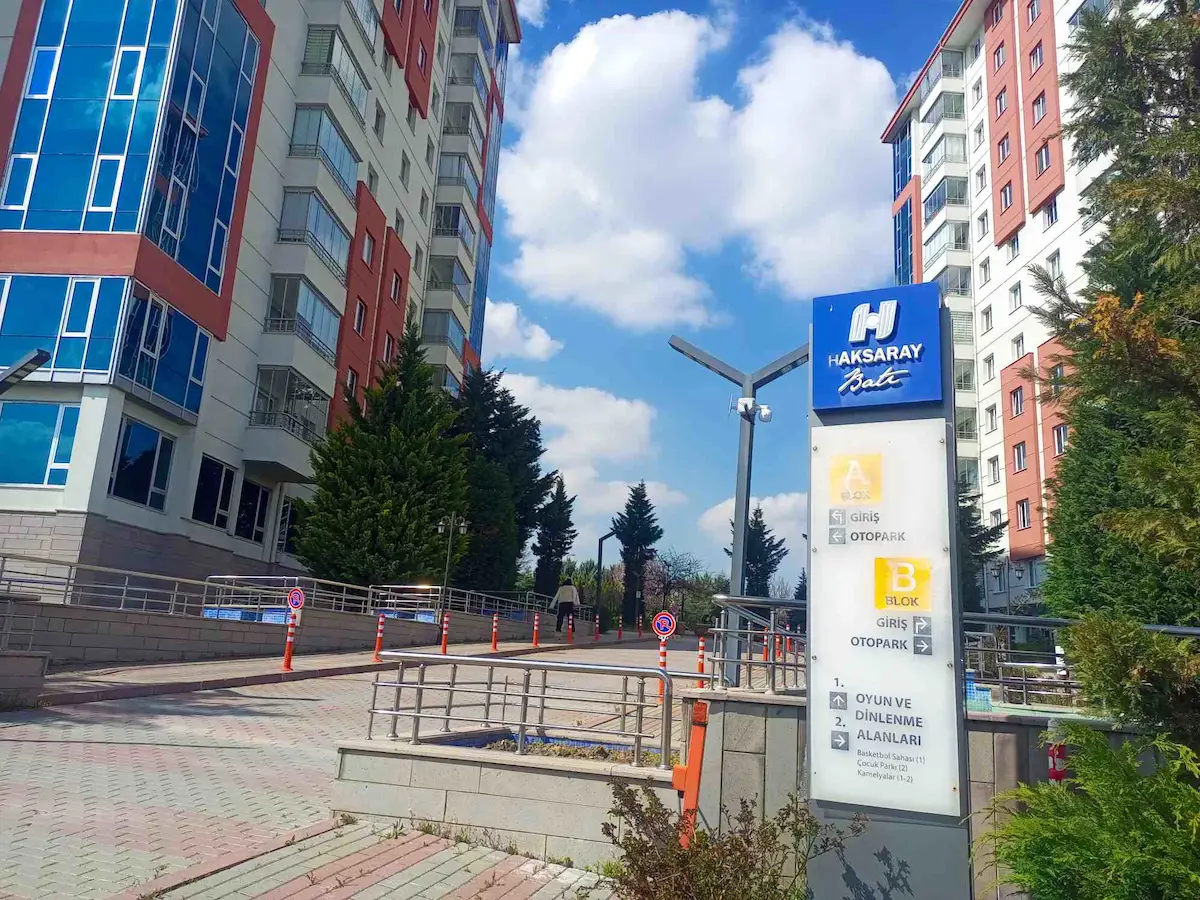 KARDELEN MAHALLESİNİN EN GÜZEL SİTESİNDE SATILIK 4+1 