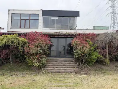 SERDİVAN KİRALIK TİCARİ MÜLK 1900M2 ARSA 1280M2 KULLANIM ALANI
