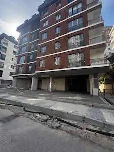 NURGÜL BAYINDIR 'DAN GÜLYOLU SOKAKTA 240 M2 KİRALIK DÜKKAN