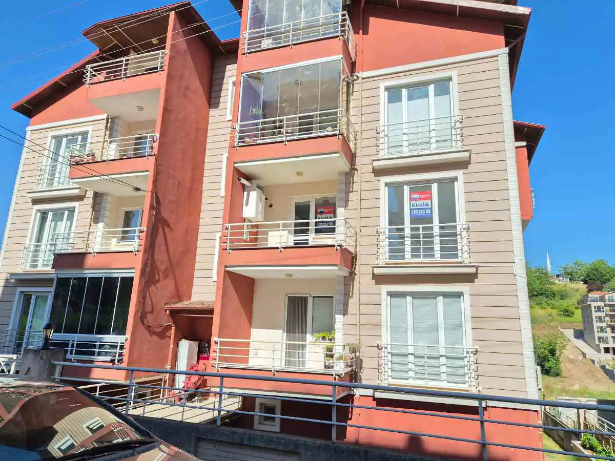 BAŞİSKELE YEŞİLYURT MAHALLESİ 2+1 ARAKAT KİRALIK DAİRE