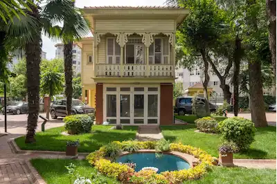 KOZYATAĞI BAYAR CAD. ÜZERINDE 2 KATLI 180 M2 SATILIK KÖŞK