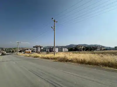 RE/MAX EDEDEN ILICADA MÜKEMMEL KONUMLU İMARLI ARSA