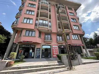 ÇANKAYA’DA DOĞU-GÜNEY CEPHELİ, BOŞ VE KREDİYE UYGUN TAPULU DÜKKAN/MAĞAZA