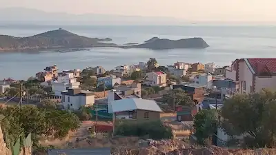 İZMİR DİKİLİ ÇANDARLI'DA SATILIK DENİZ MANZARALI İMARLI ARSA