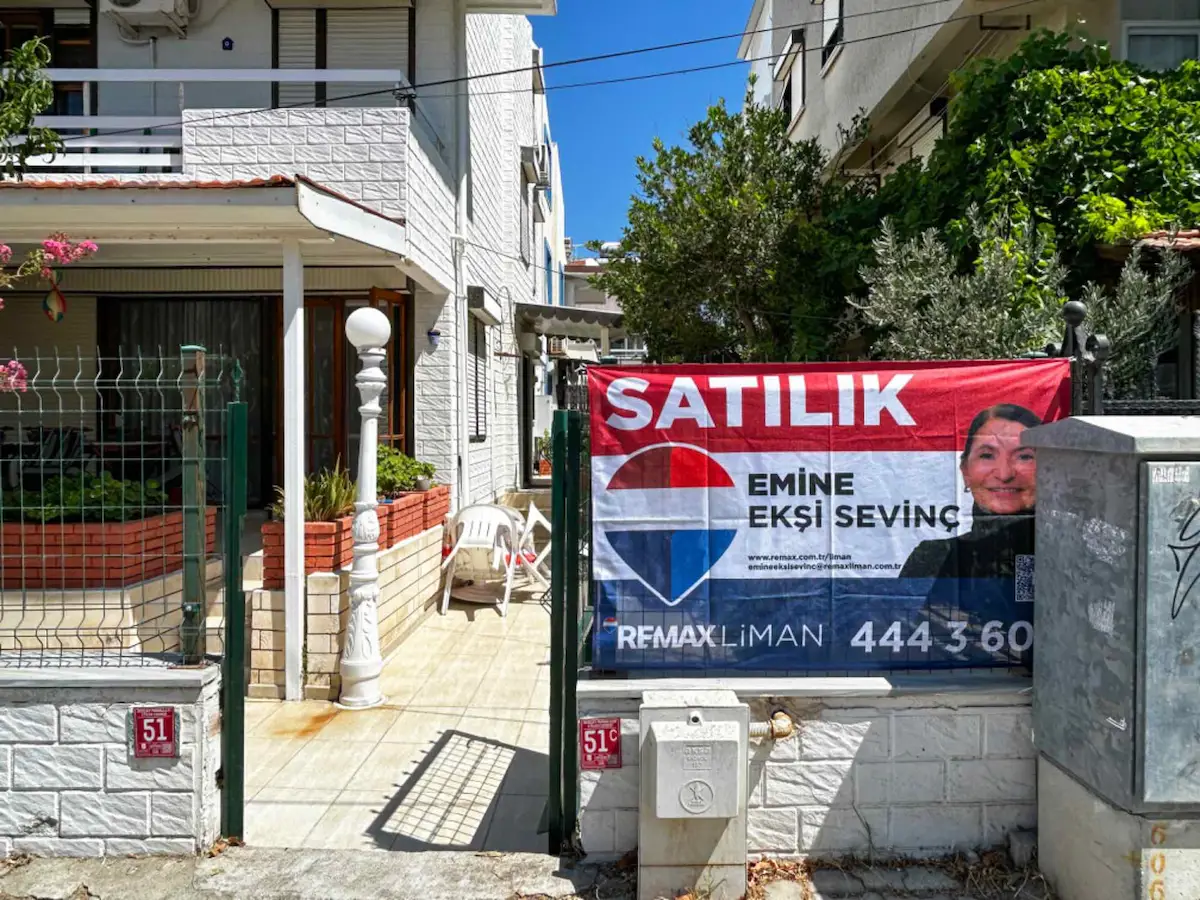 EDREMİT İKİZÇAY’DA DENİZE ÇOK YAKIN  DOĞALGAZLI 3+1 SATILIK VİLLA 